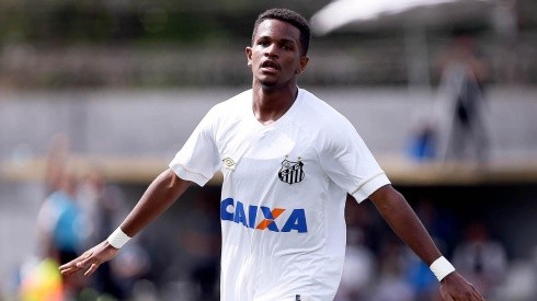 Renyer está próximo de assinar contrato profissional com o Santos