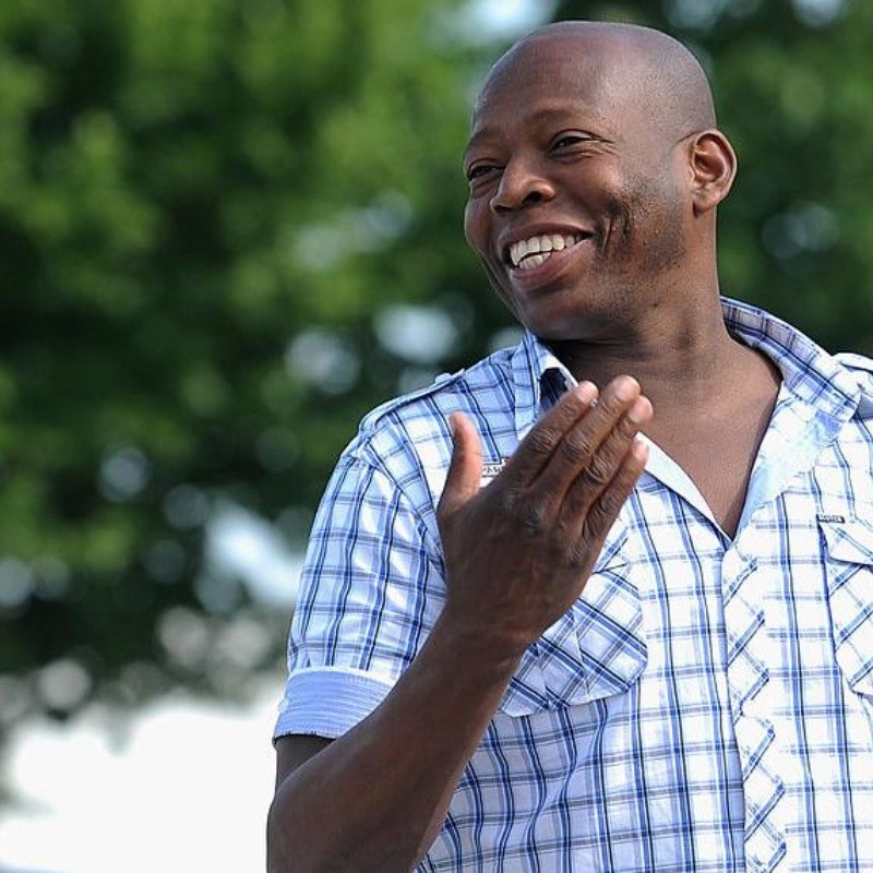 El 'Tino' Asprilla salió de la clínica, pero anunció una mala noticia