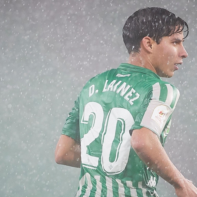 Se queda: Rubi, DT de Betis, le cerró la puerta a una posible salida de Diego Lainez