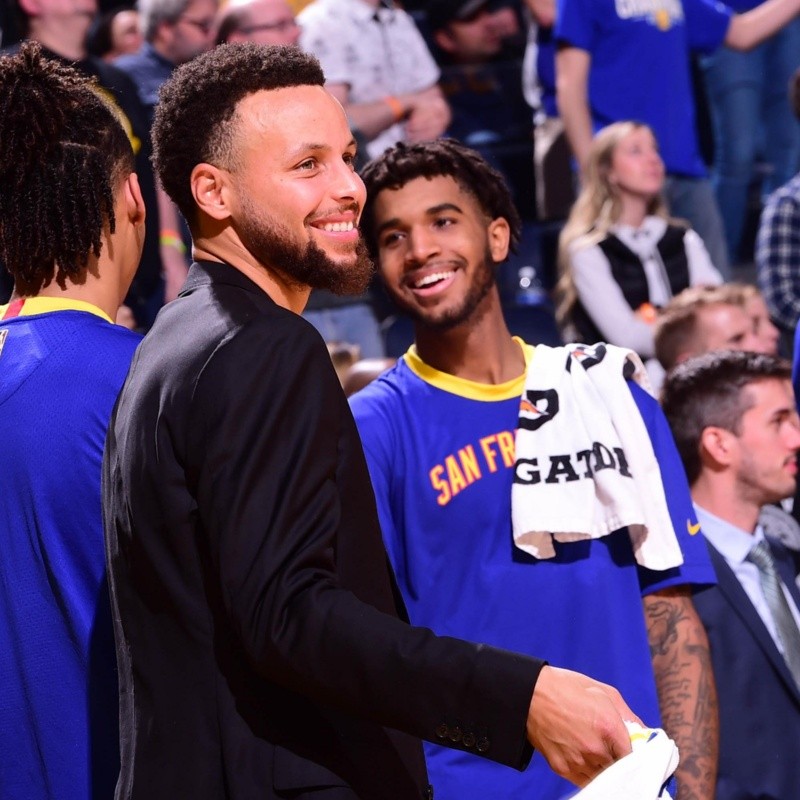 Stephen Curry se reintegró al equipo y su vuelta se acerca