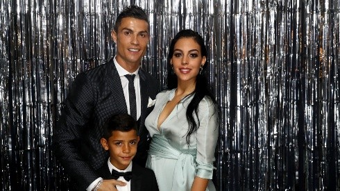 Cristiano Ronaldo junto a su hijo y Georgina Rodríguez.
