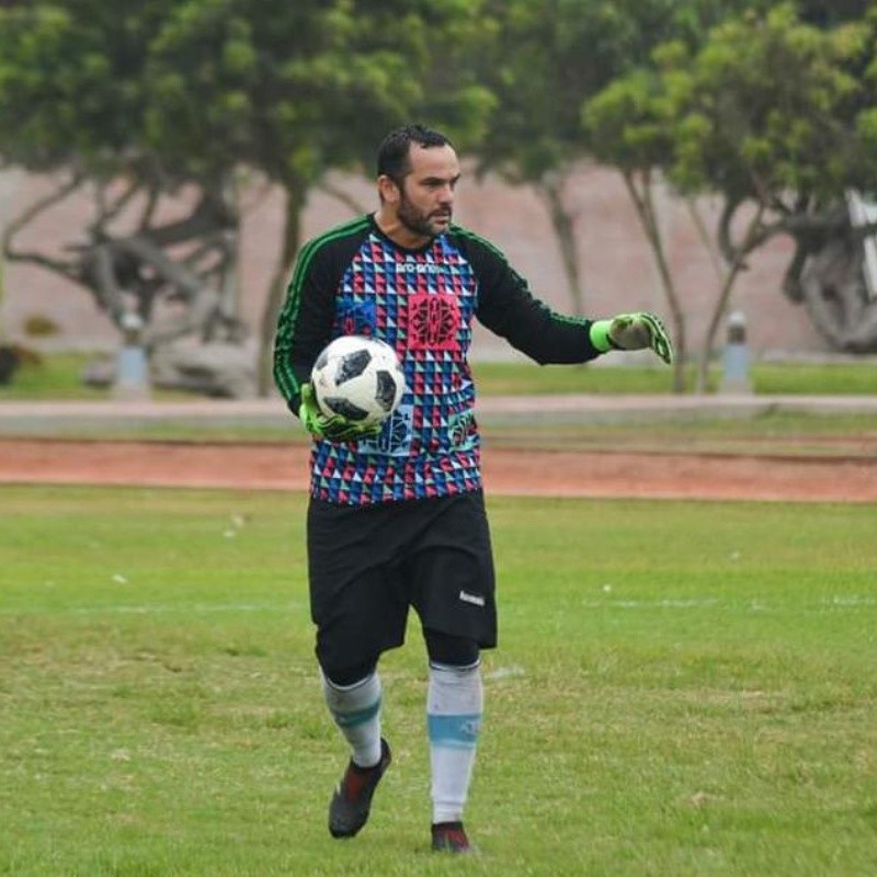 Coki Gonzales: "Mi arquero titular sería Leao Butrón"