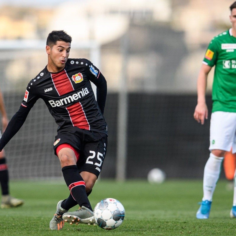 Palacios la rompió y participó en el gol de Alario para el Leverkusen