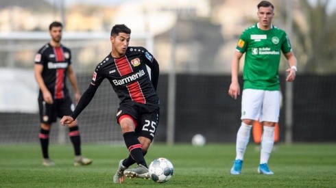 Palacios la rompió y participó en el gol de Alario para el Leverkusen