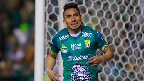 Ángel Mena, el máximo artillero de la Liga MX