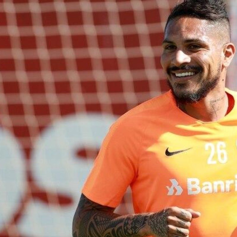 Guerrero llegó al Inter y sus compañeros lo recibieron de forma violenta