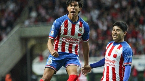 Macías regresó a Chivas y en sus primeros 90 minutos de la norma sumó un gol en el triunfo