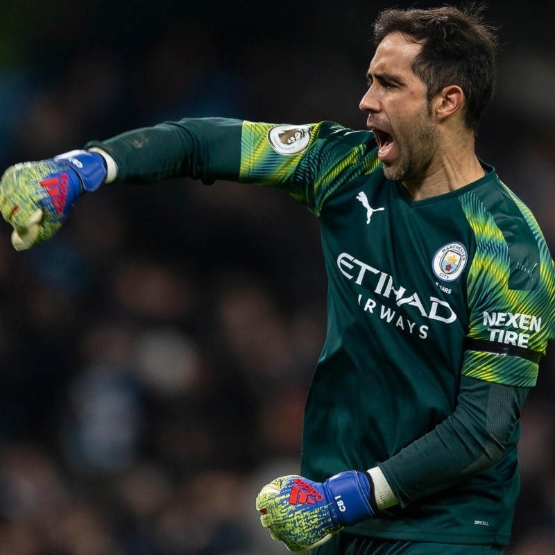 Monterrey negocia con Claudio Bravo de Manchester City