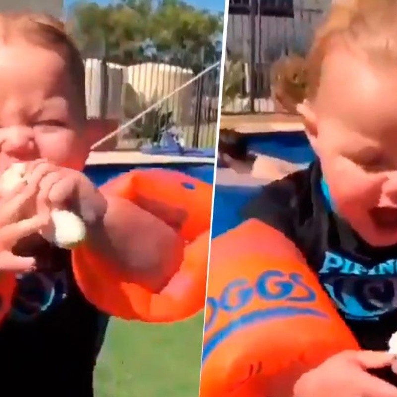 Video viral: este nene quería comer una banana, pero tenía puestos unos flotadores diabólicos