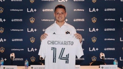 "Chicharito" fue presentado este viernes como jugador de Los Ángeles Galaxy