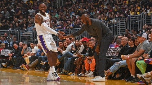 LeBron James superó a Kobe Bryant y se convirtió en el tercer máximo anotador de la historia de la NBA