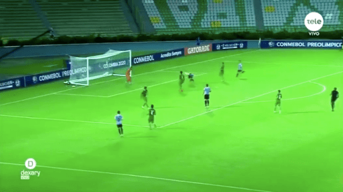 Video: Así fue el gol de Federico Viñas con la Selección Uruguaya.