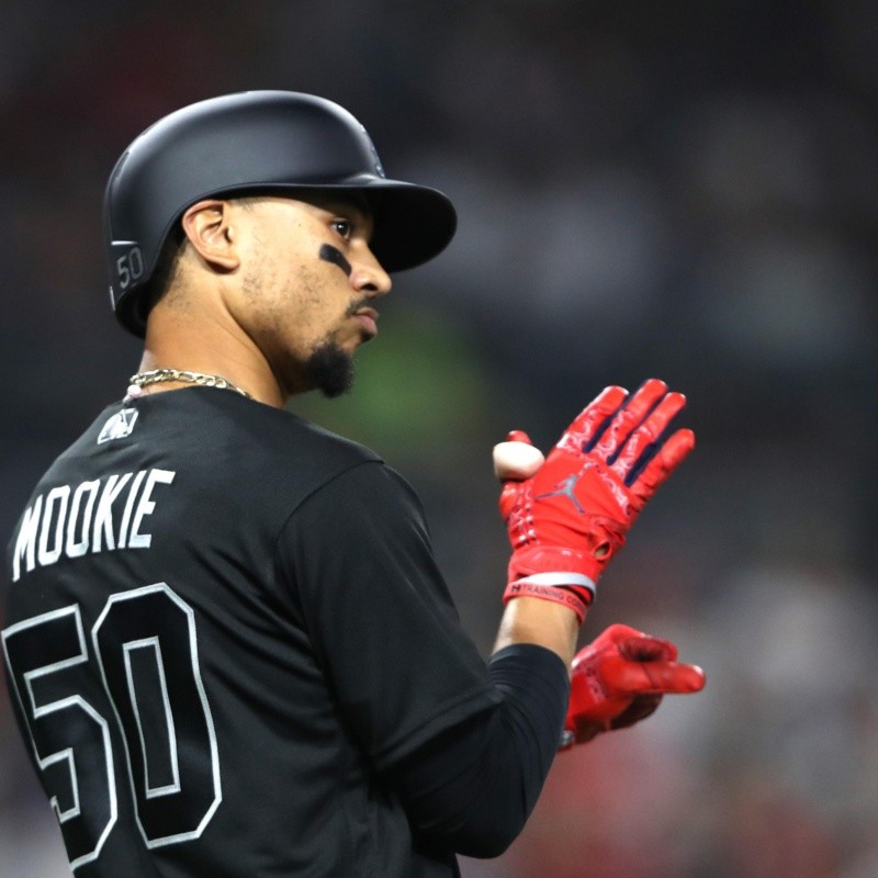 Padres hacen enorme oferta a Red Sox para robarse a Mookie Betts