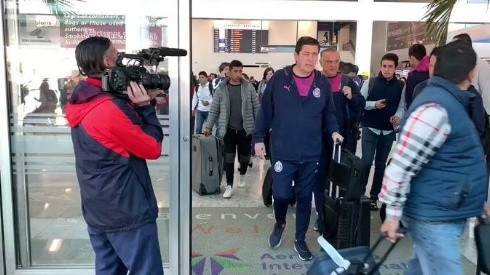 El entrenador rojiblanco no ofreció declaraciones a su regreso a Guadalajara