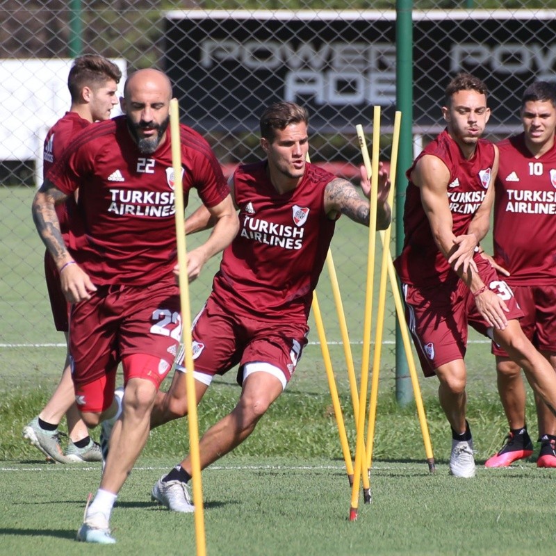 En River hay un jugador que no encuentra equipo y teme quedar parado