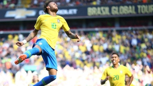 No Rio, Tite afirma: "Neymar está voltando a melhor forma dele"