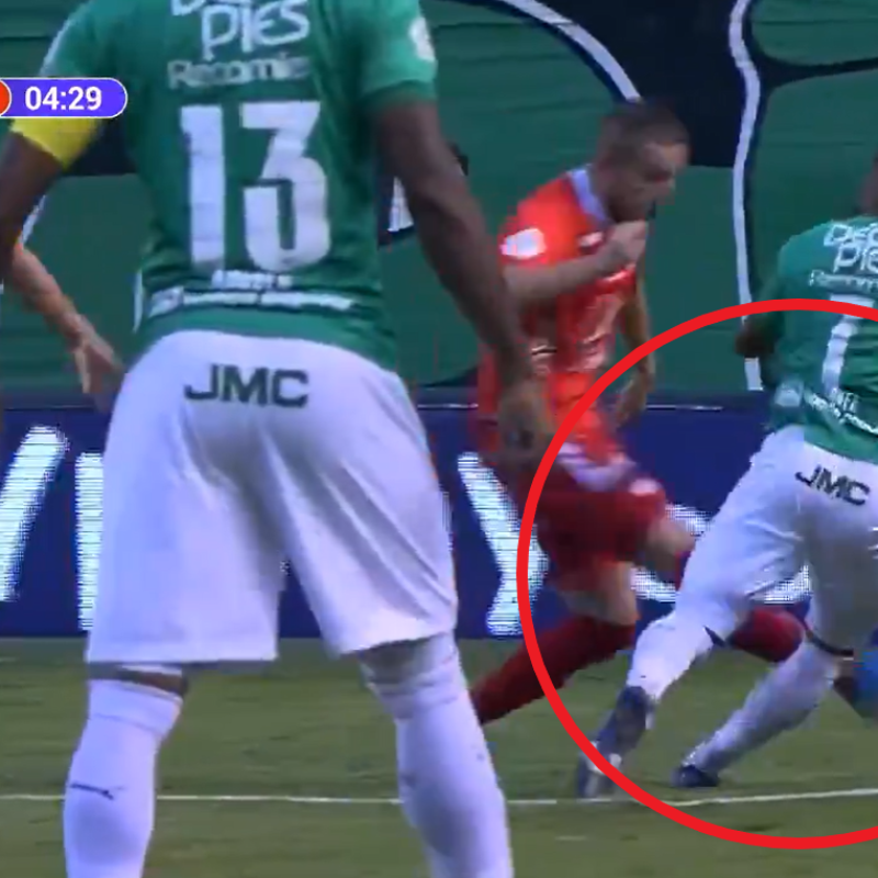 Otra vez la torpeza de Jaramillo: penalti y gol del Deportivo Cali