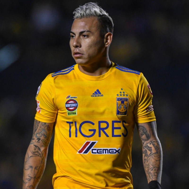 Eduardo Vargas, con un pie afuera de Tigres