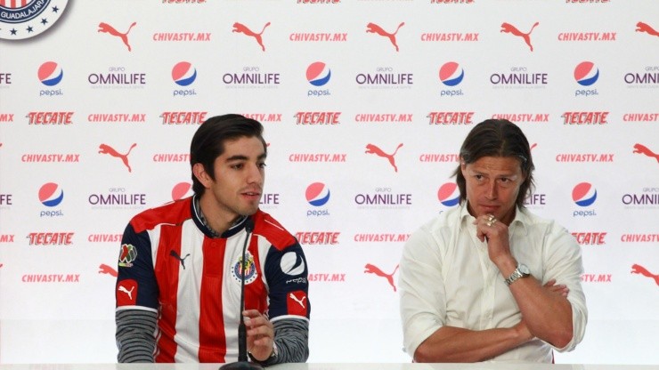 Rodolfo Pizarro y Matias Almeyda juntos en Chivas