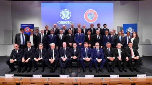 Histórico: Conmebol y UEFA quieren intercambiar árbitros