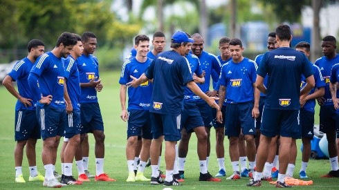 Adilson inova e prepara Cruzeiro "diferente do normal" para Copa do Brasil