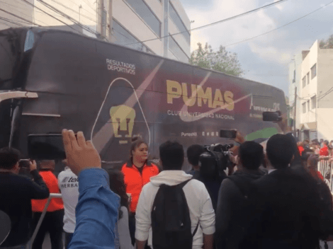 El recibimiento de la afición de Pumas a su llegada a Toluca