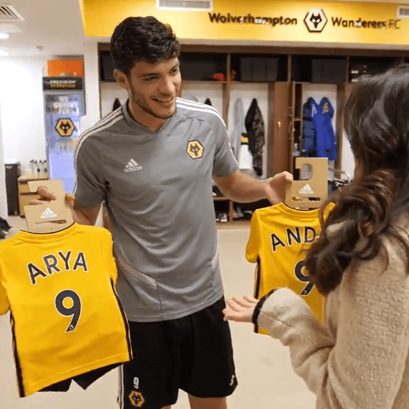 La primera foto de Raúl Jiménez junto a su futuro bebé