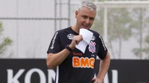 Regras estipuladas por Tiago Nunes não agradam jogadores