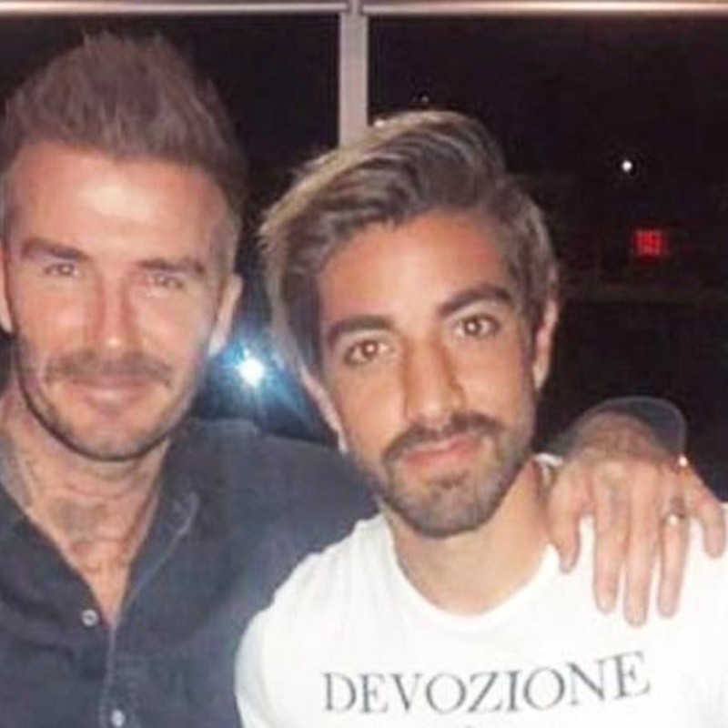 ¡La primera! Pizarro subió una foto con Beckham