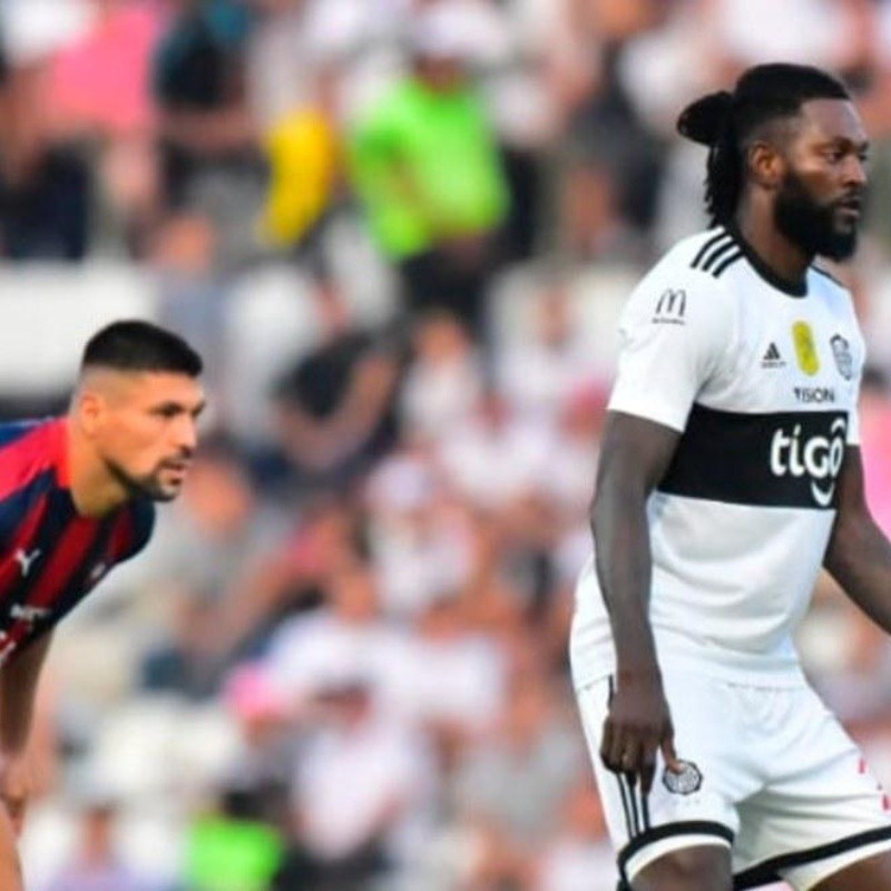 El primer posteo de Adebayor tras debutar con Olimpia