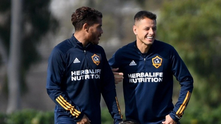 Jonathan Dos Santos y Javier Hernández son dos estrellas que tendrá la MLS en este año.