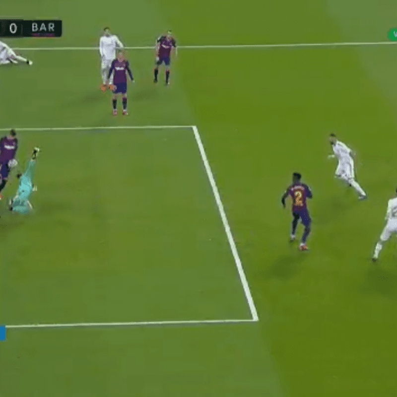 Real Madrid ya estaba festejando, pero Piqué sacó la pelota en la línea