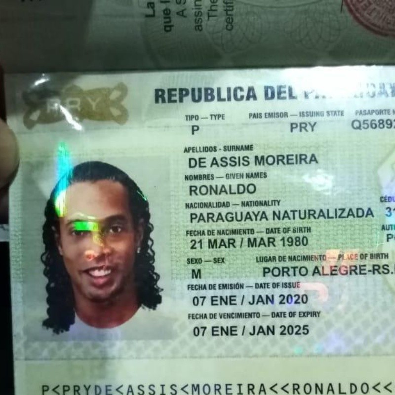 La pena que puede enfrentar Ronaldinho por ingresar a Paraguay con un documento falso