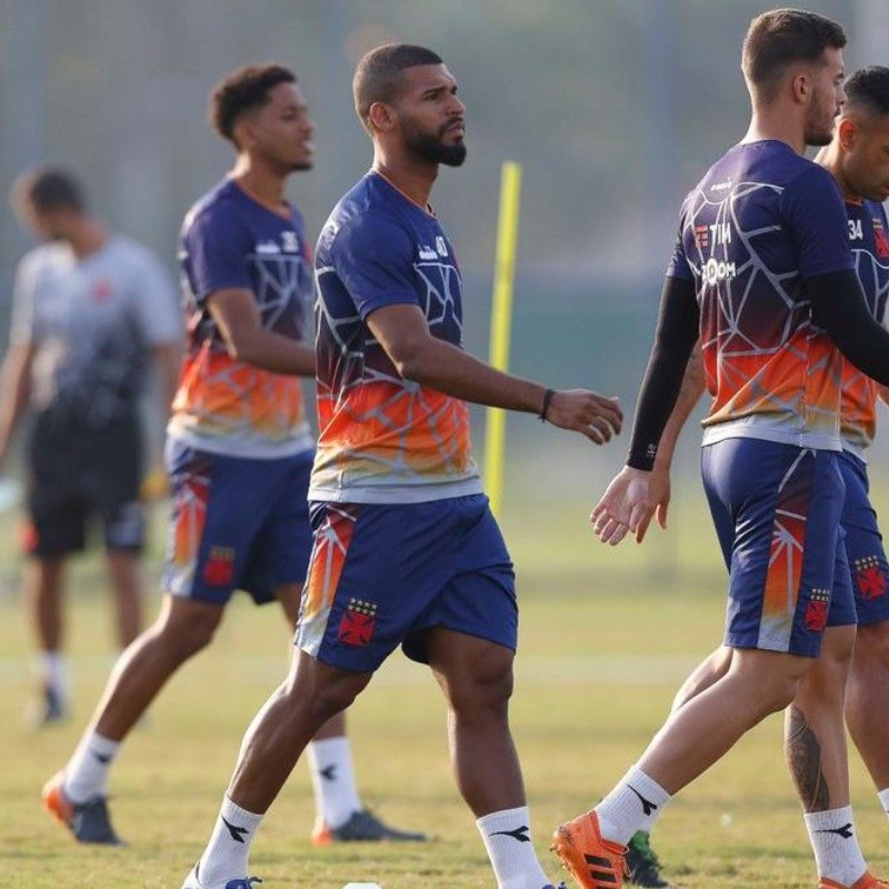 Jogadores do Vasco trocam agressões em treino