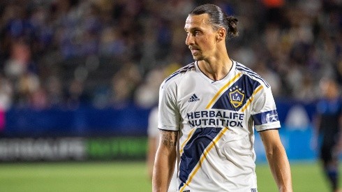 Sebastián Lleget dice que es mejor el vestuario de LA Galaxy sin el sueco.