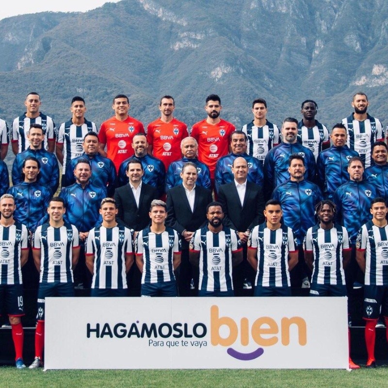 Un jugador de Rayados apareció con un cambio para la foto oficial del Clausura 2020