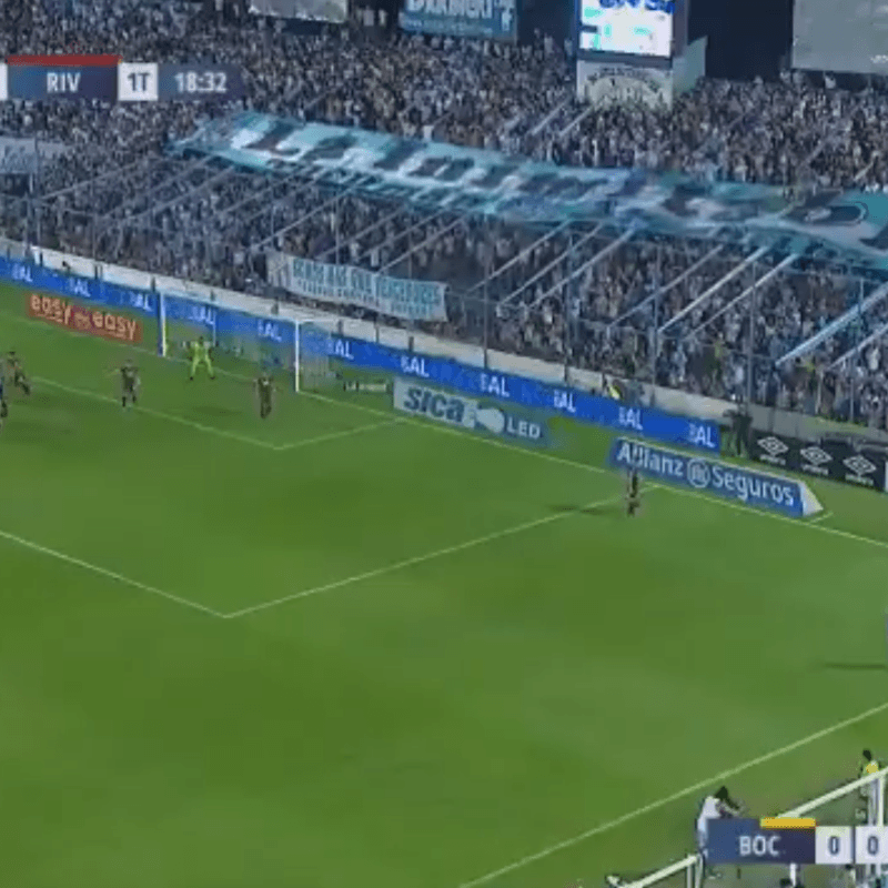 Centro pasado, Armani la miró y gol de Atlético Tucumán