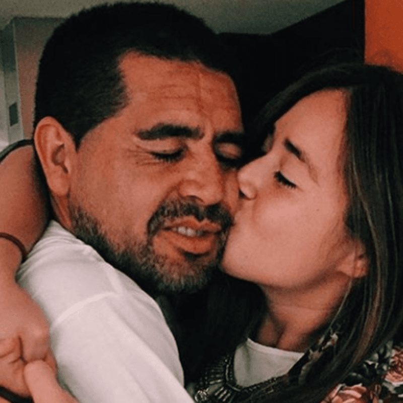 Los tres fotones que metió la hija de Riquelme en los festejos de Boca campeón