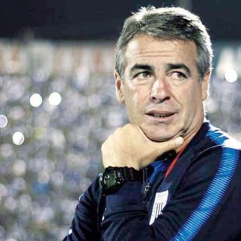 Clásico sacatécnicos: Bengoechea no es más entrenador de Alianza Lima