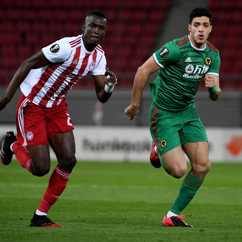 En un estadio vacío, Raúl Jiménez y Wolves no pudieron frente a Olympiacos