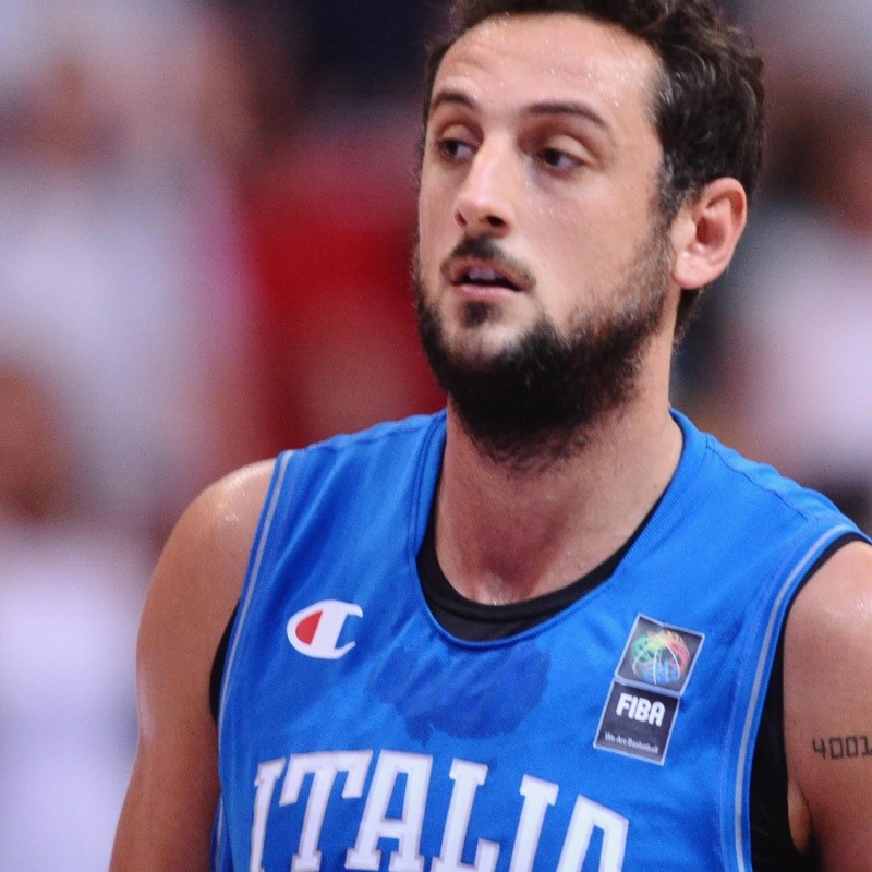 Marco Belinelli no olvidó sus raíces y ayudó a Italia