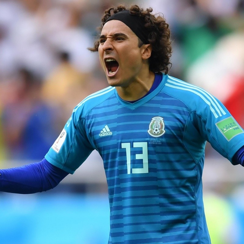 Memo Ochoa se entrena con su hijo durante la pandemia del Coronavirus