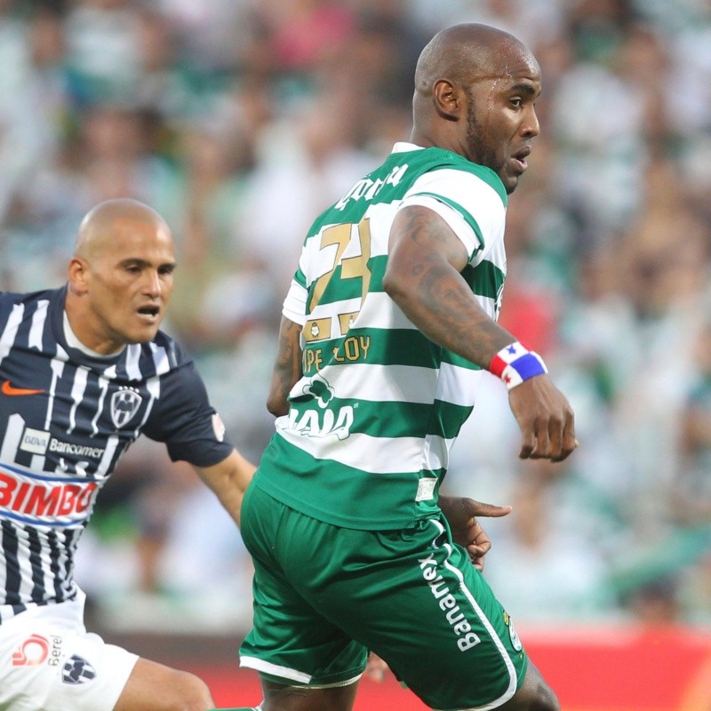 Insólito: Felipe Baloy jugó la Final del Clausura 2012 con una playera que le tiraron de la grada