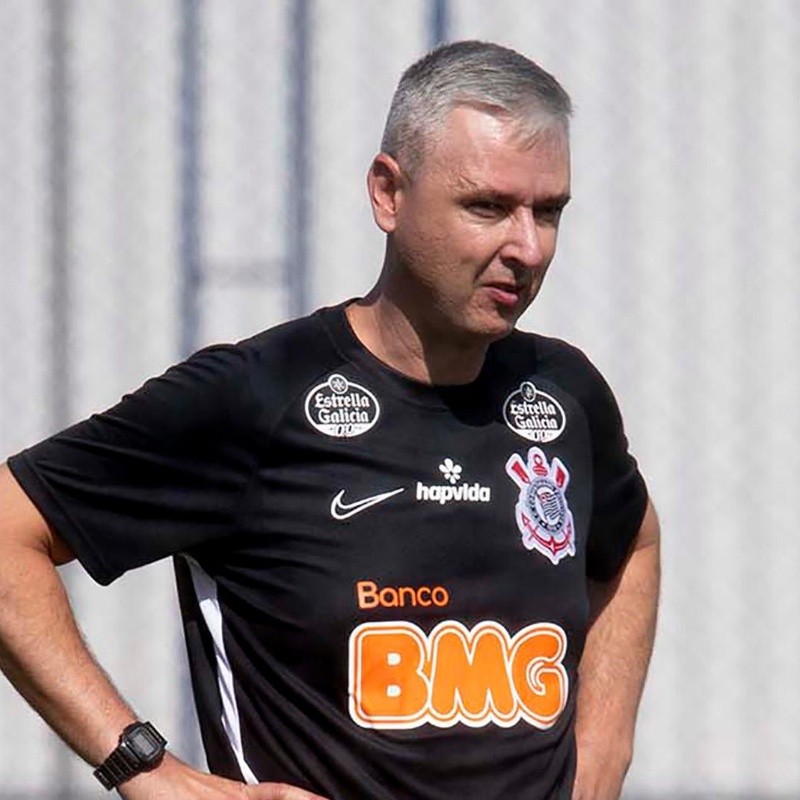 Diretor do Corinthians define possibilidade de o clube fechar com atacante