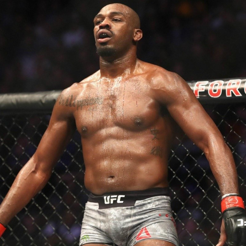 El campeón de UFC Jon Jones es arrestado