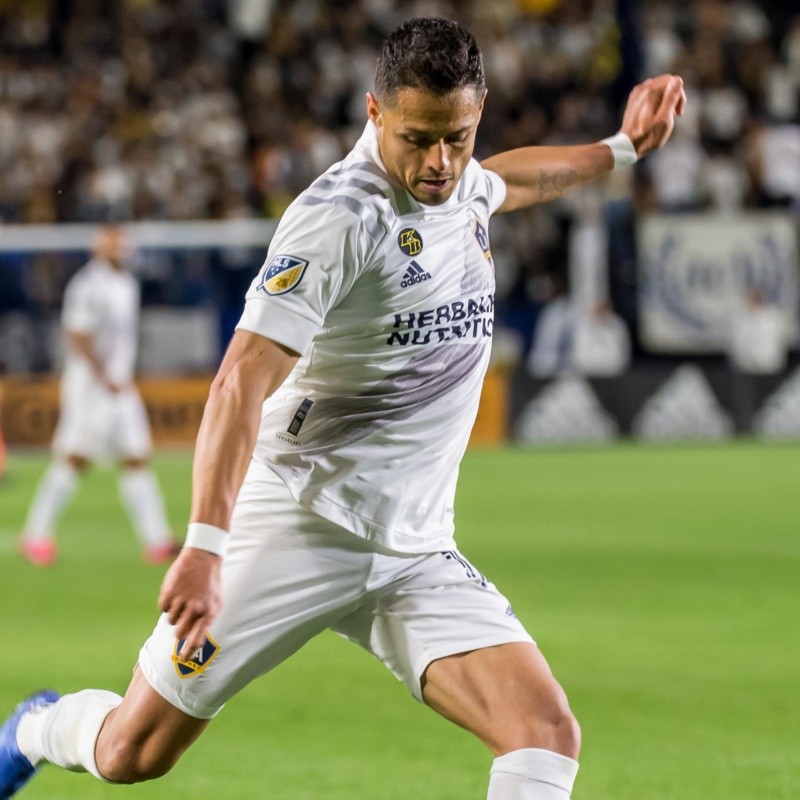 COVID-19: LA Galaxy subastará camisetas de Chicharito para hacerle frente a la pandemia