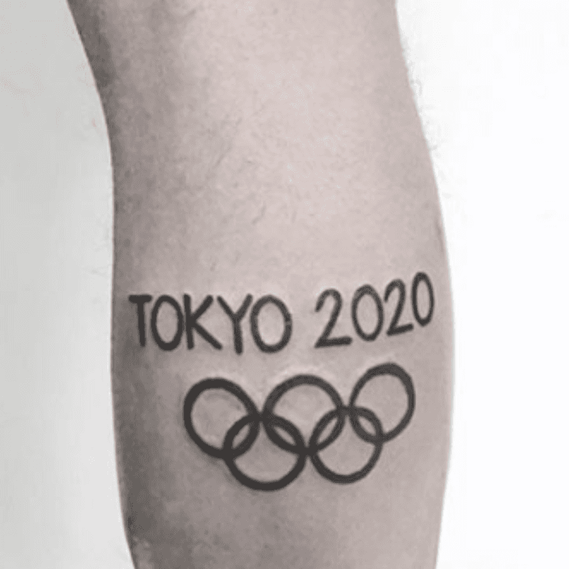 Un deportista olímpico pide ayuda para arreglar su tatuaje de "Tokyo 2020"