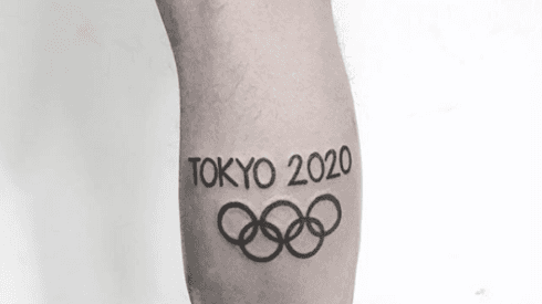 Un deportista olímpico pide ayuda para arreglar su tatuaje de "Tokyo 2020"