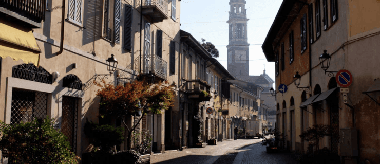 Una escapada a una calle de Corbetta, Milan.