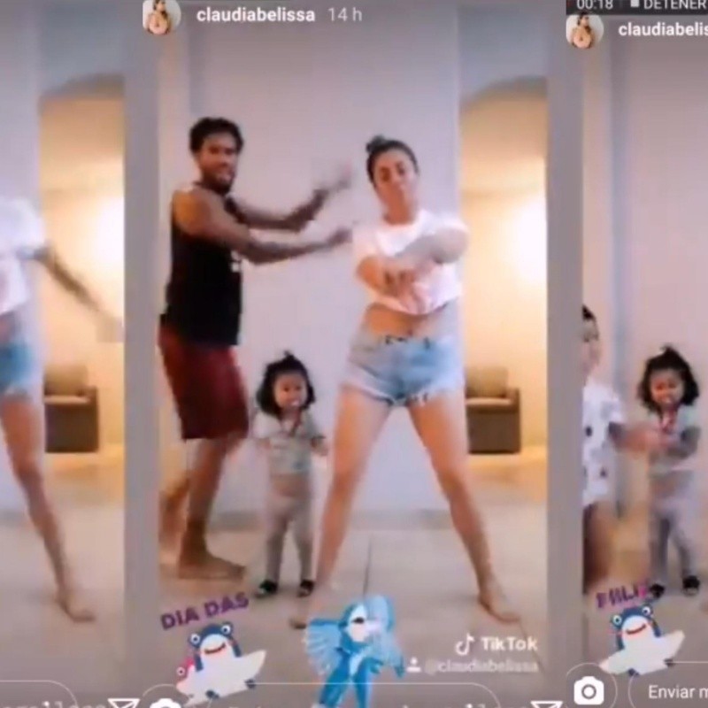 Gallese se mostró bailando conocido reggaetón con Claudia en nuevo TikTok